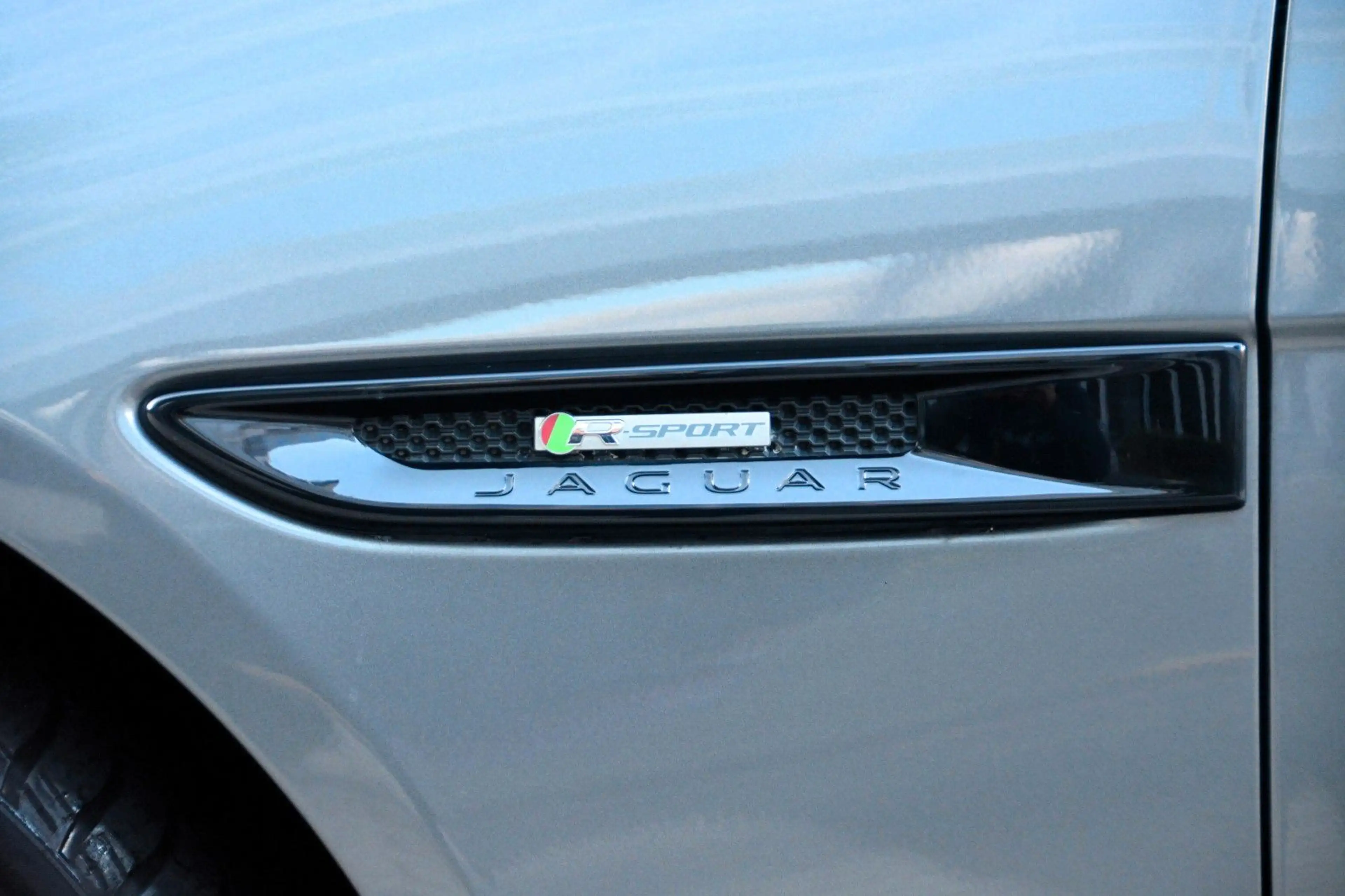 Jaguar XE R-Sport| 2.HAND| BI-XENON| KAMERA| LEDER| SZH — photo 11
