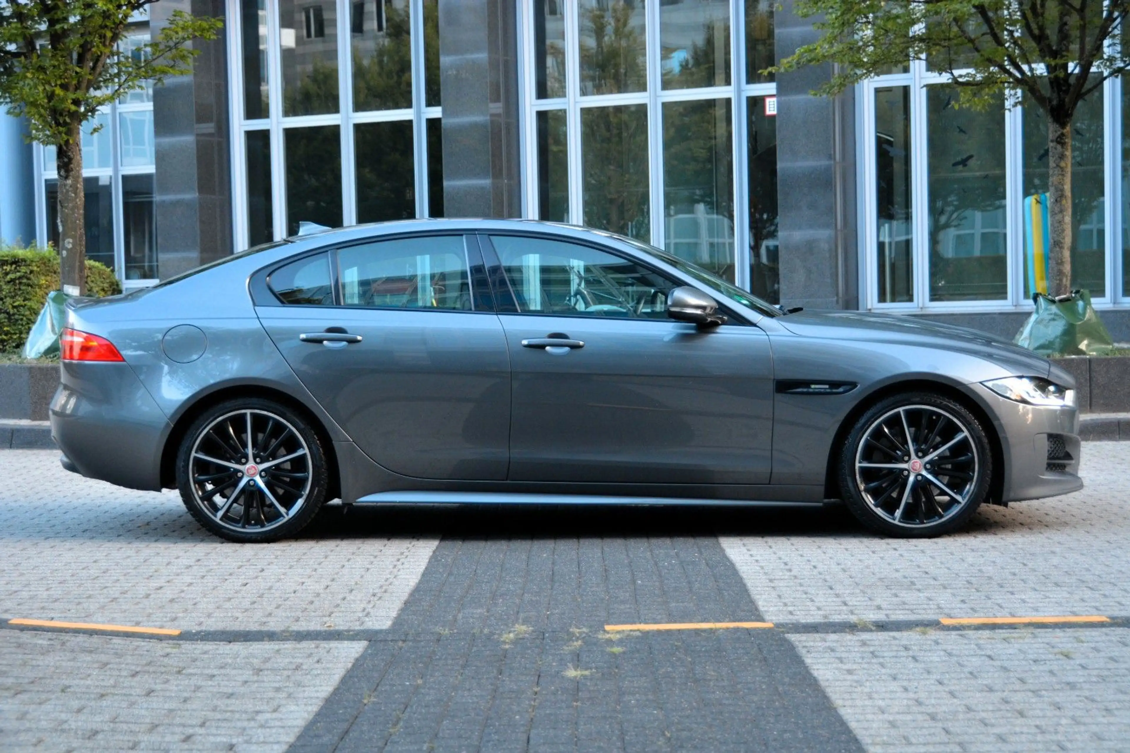 Jaguar XE R-Sport| 2.HAND| BI-XENON| KAMERA| LEDER| SZH — photo 4