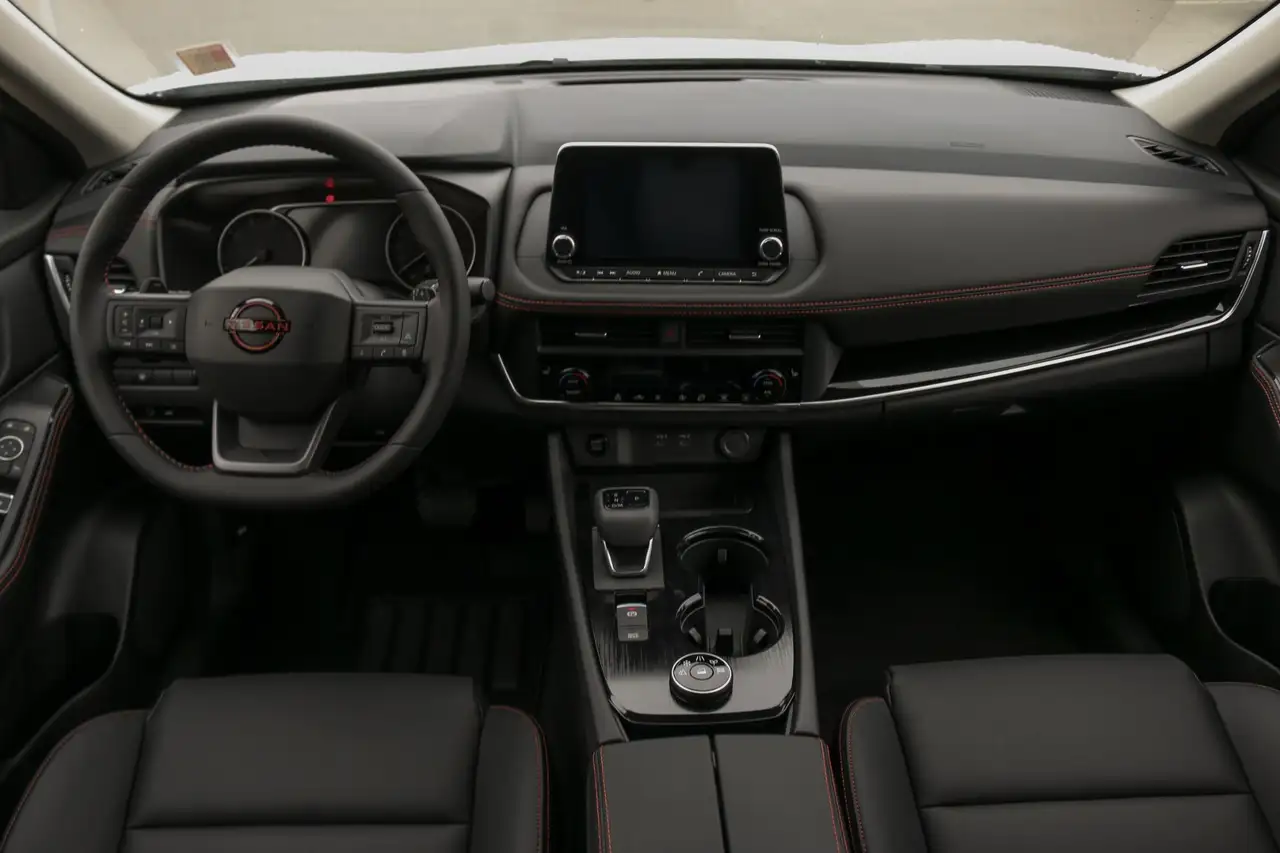 Nissan Rogue снимка Nissan Rogue