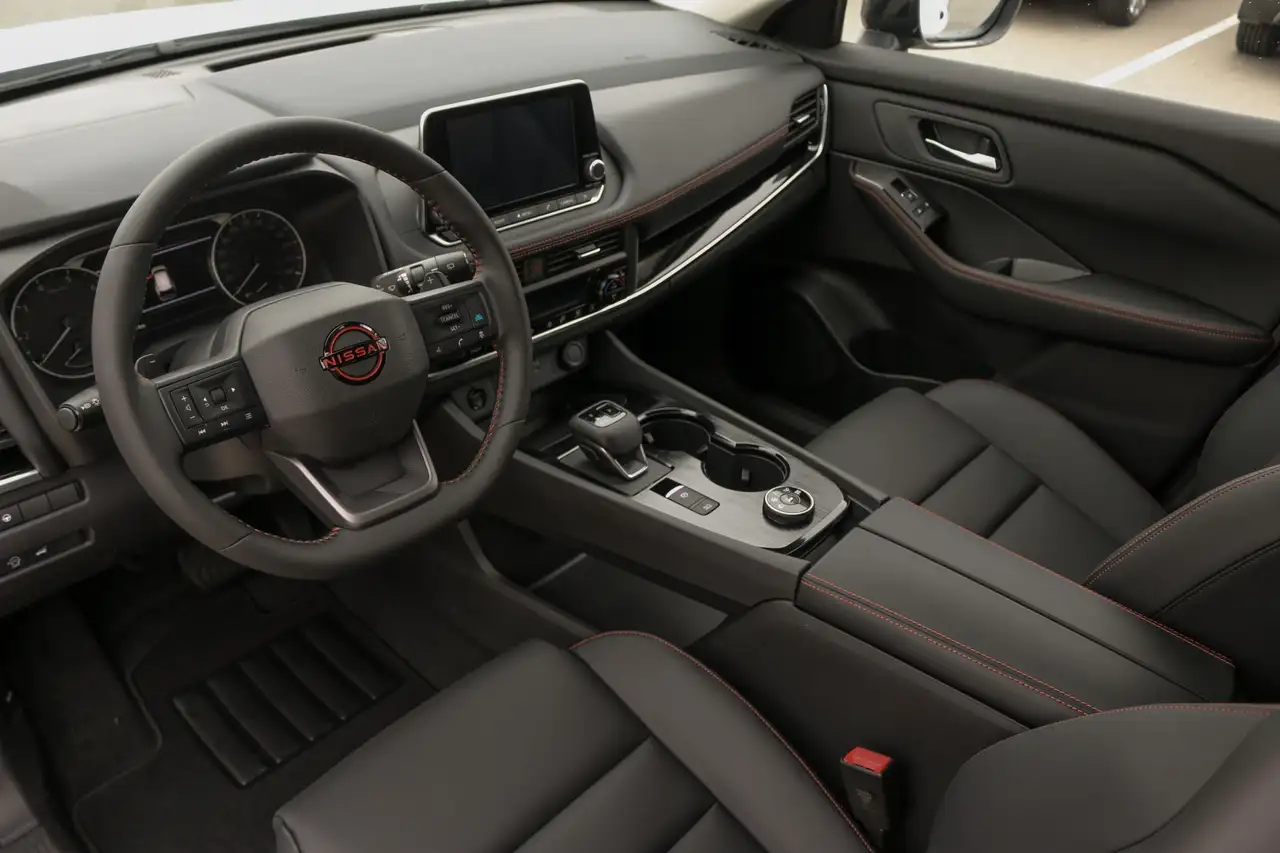 Nissan Rogue снимка Nissan Rogue