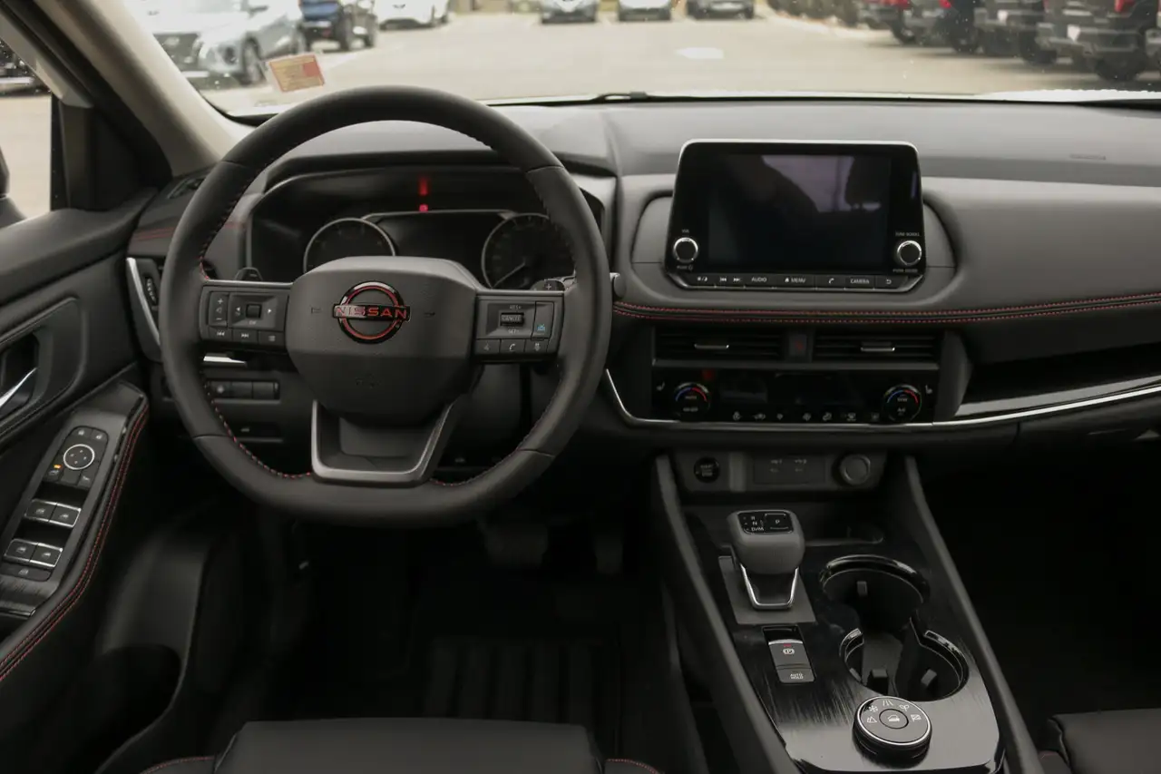 Nissan Rogue снимка Nissan Rogue