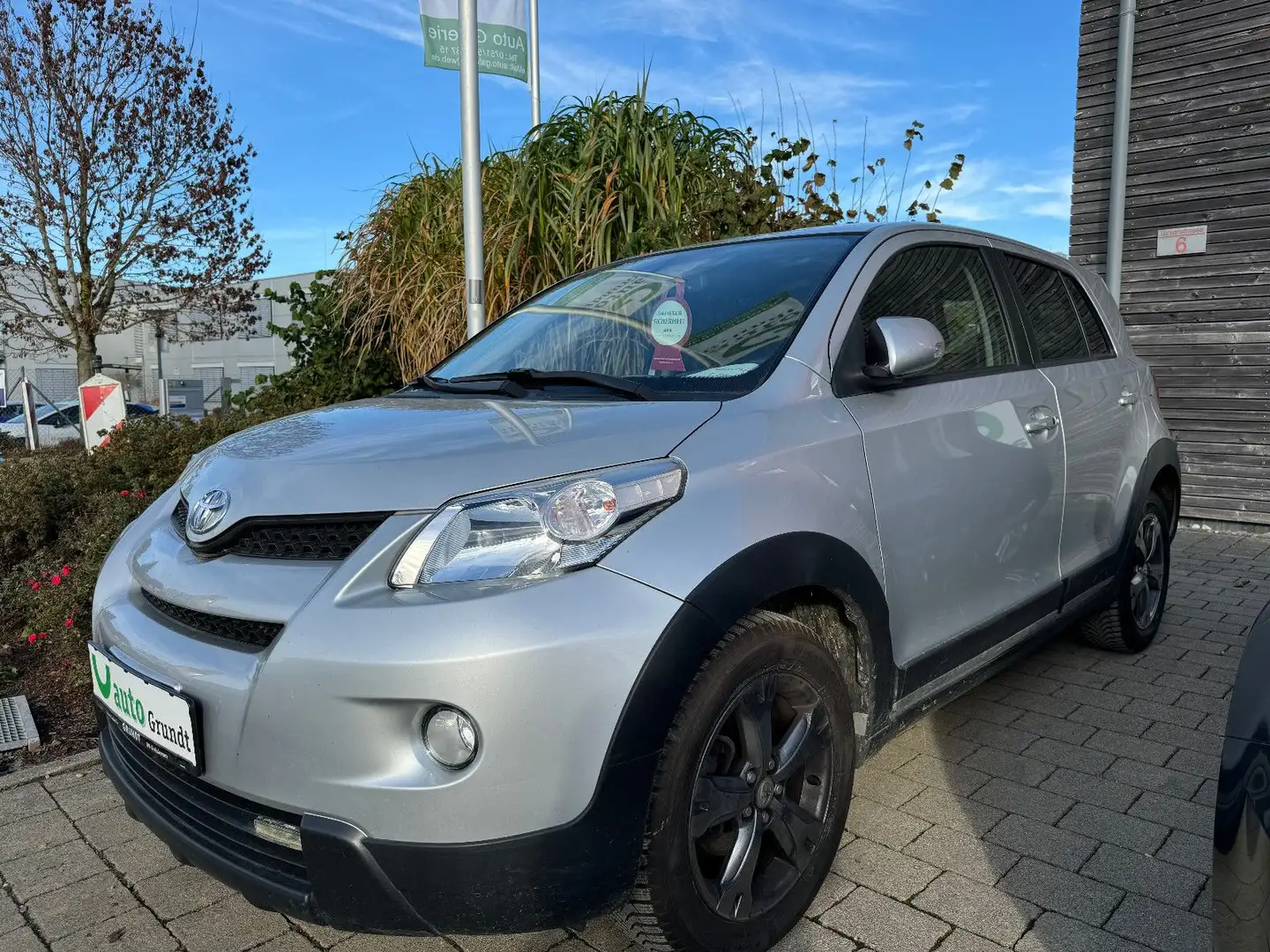 Toyota Urban Cruiser High Premium 4x4 ALLRAD Argent - 2