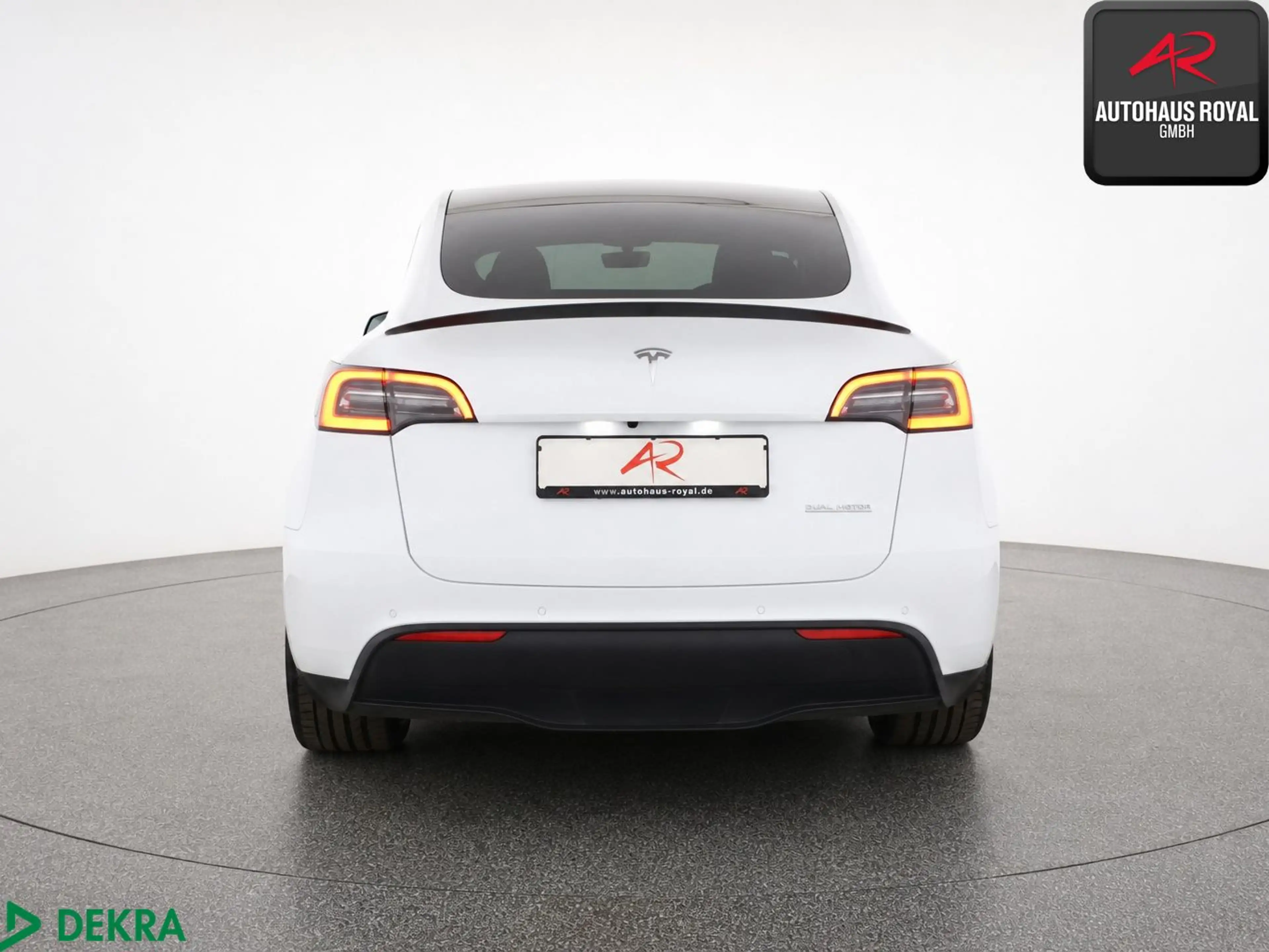 Tesla Model Y PERFORMANCE Dual Motor AWD PANO,360GRAD — photo 4