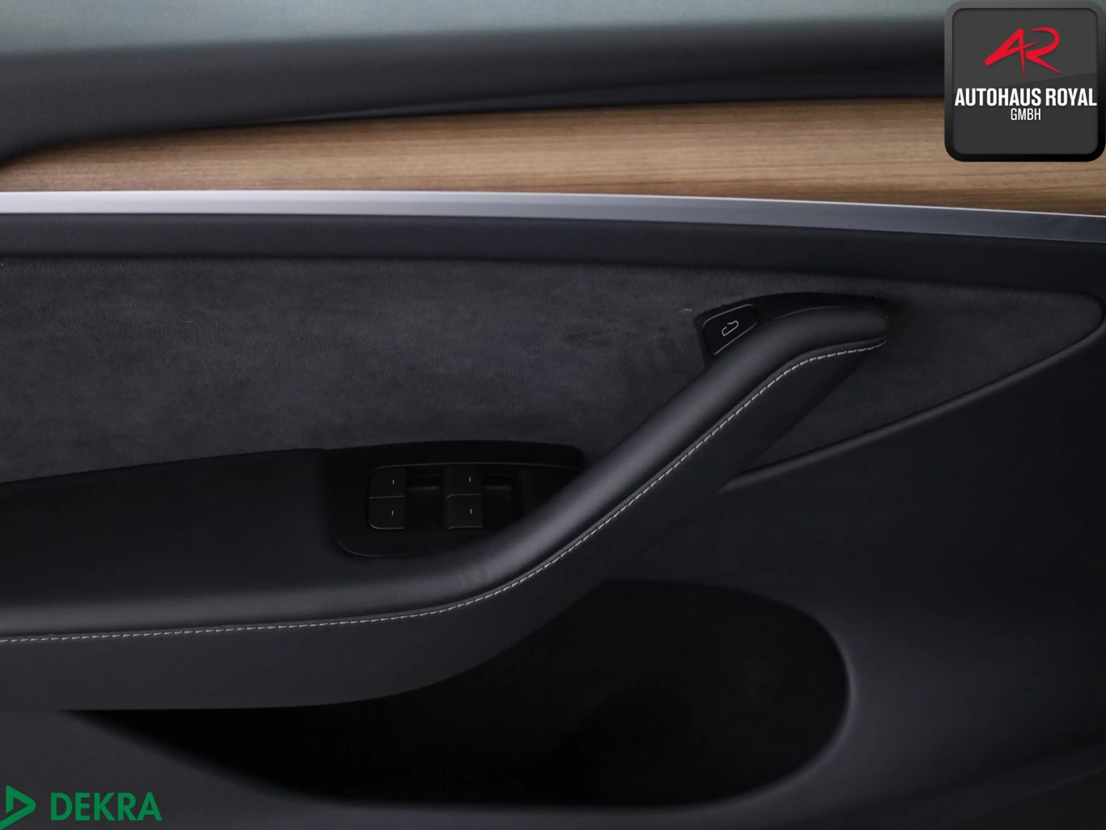 Tesla Model Y PERFORMANCE Dual Motor AWD PANO,360GRAD — photo 15