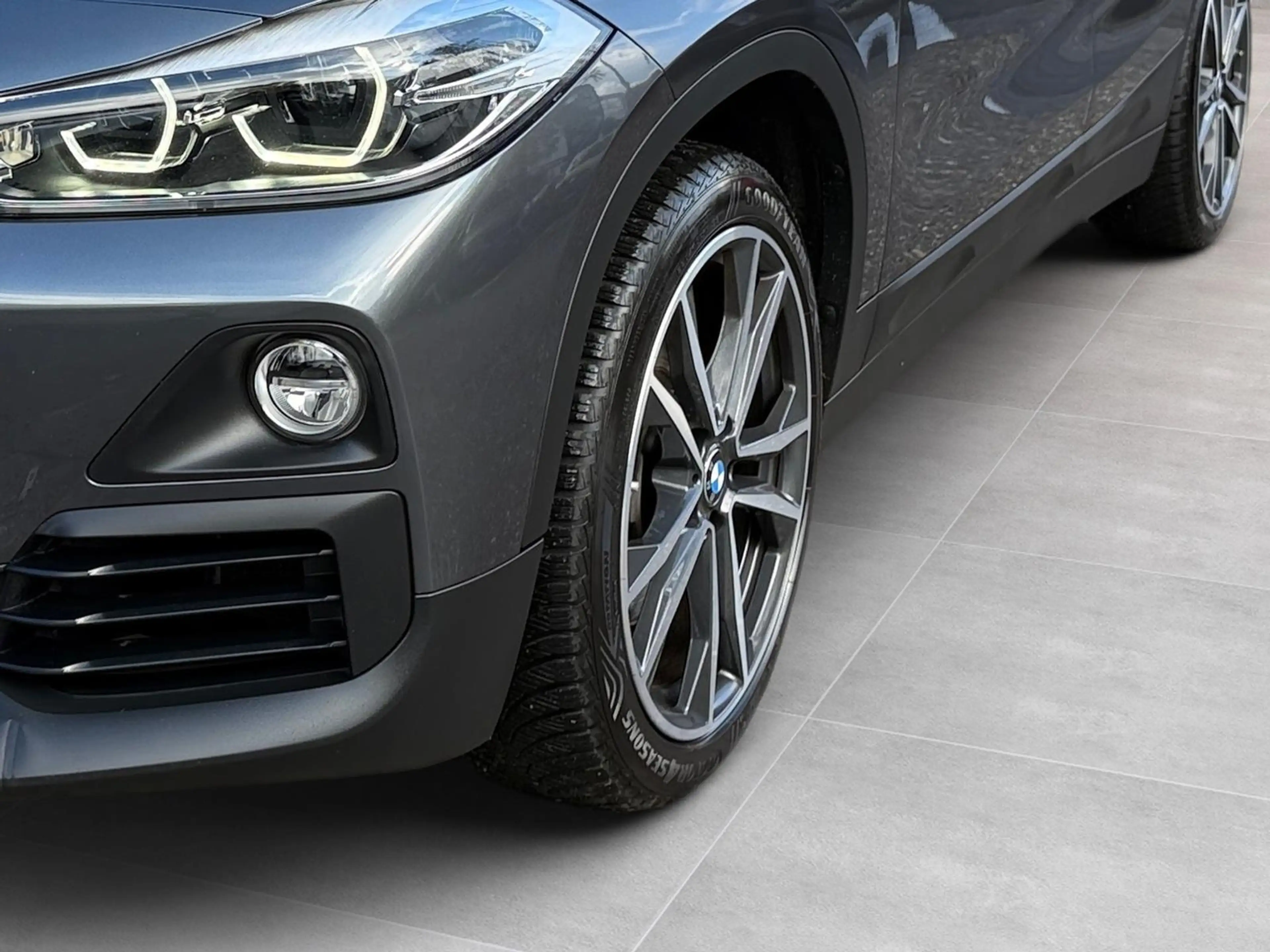 BMW X2 sDrive 20 i Advantage Navi Prof LED Kamera — photo 3