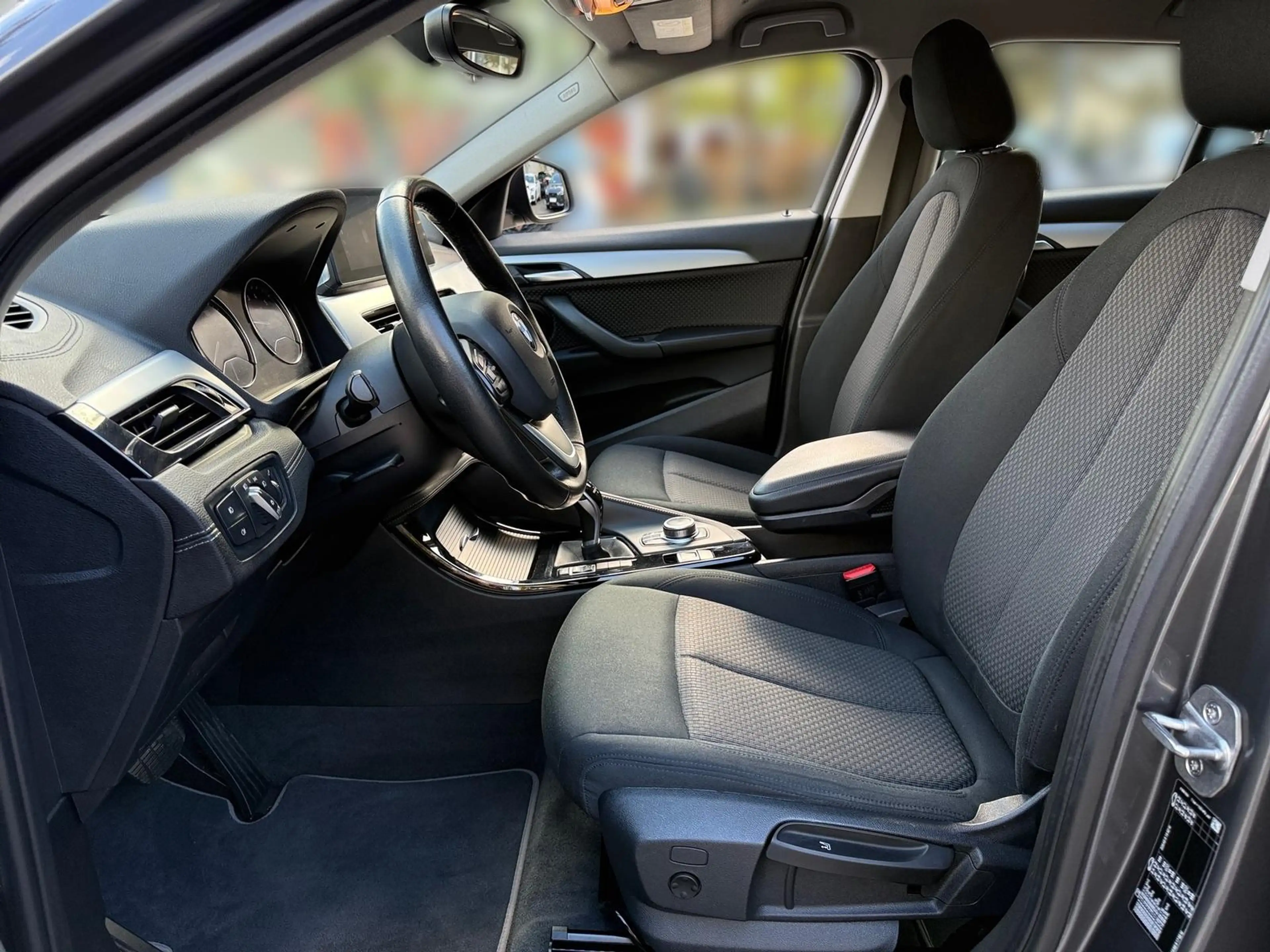 BMW X2 sDrive 20 i Advantage Navi Prof LED Kamera — photo 4