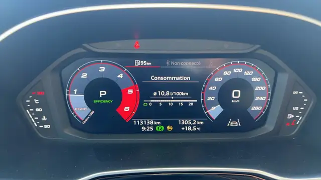 Audi Q3 view 12