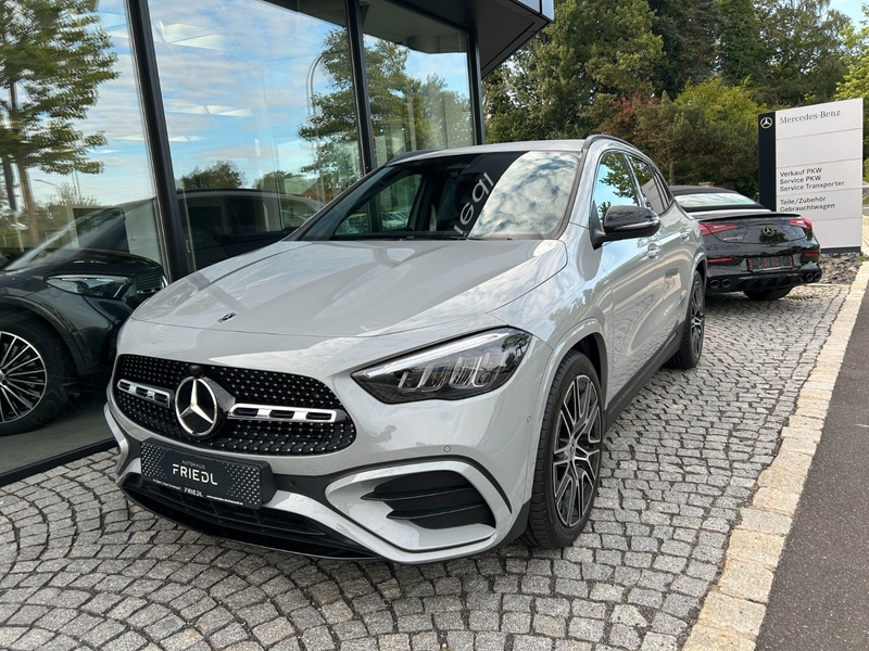 Mercedes-Benz GLA 200 SPECIAL-EDITION, AMG,  20", AHK, NIGHT — photo 3