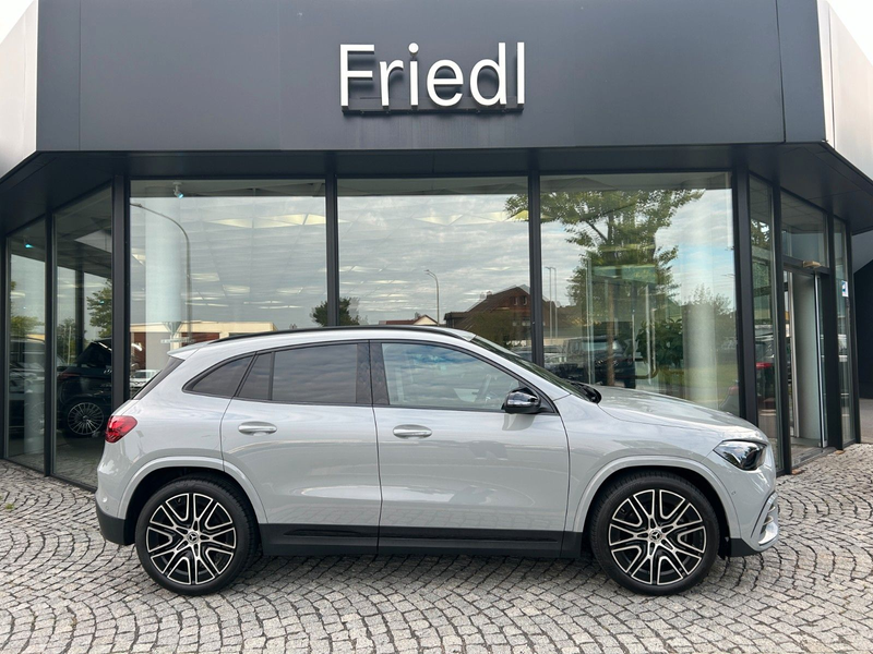 Mercedes-Benz GLA 200 SPECIAL-EDITION, AMG,  20", AHK, NIGHT — photo 2