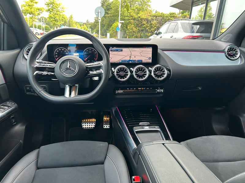 Mercedes-Benz GLA 200 SPECIAL-EDITION, AMG,  20", AHK, NIGHT — photo 10