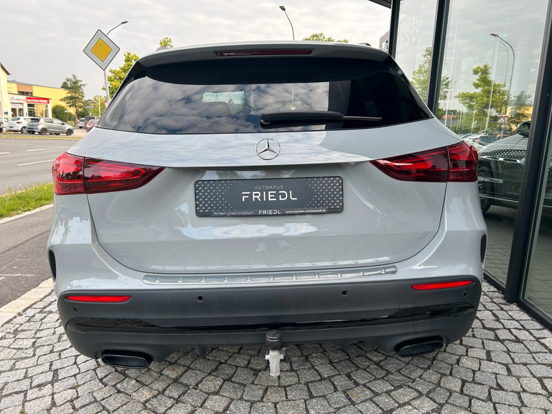 Mercedes-Benz GLA 200 SPECIAL-EDITION, AMG,  20", AHK, NIGHT — photo 8