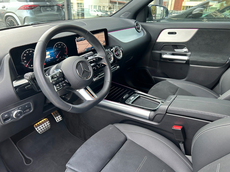 Mercedes-Benz GLA 200 SPECIAL-EDITION, AMG,  20", AHK, NIGHT — photo 11