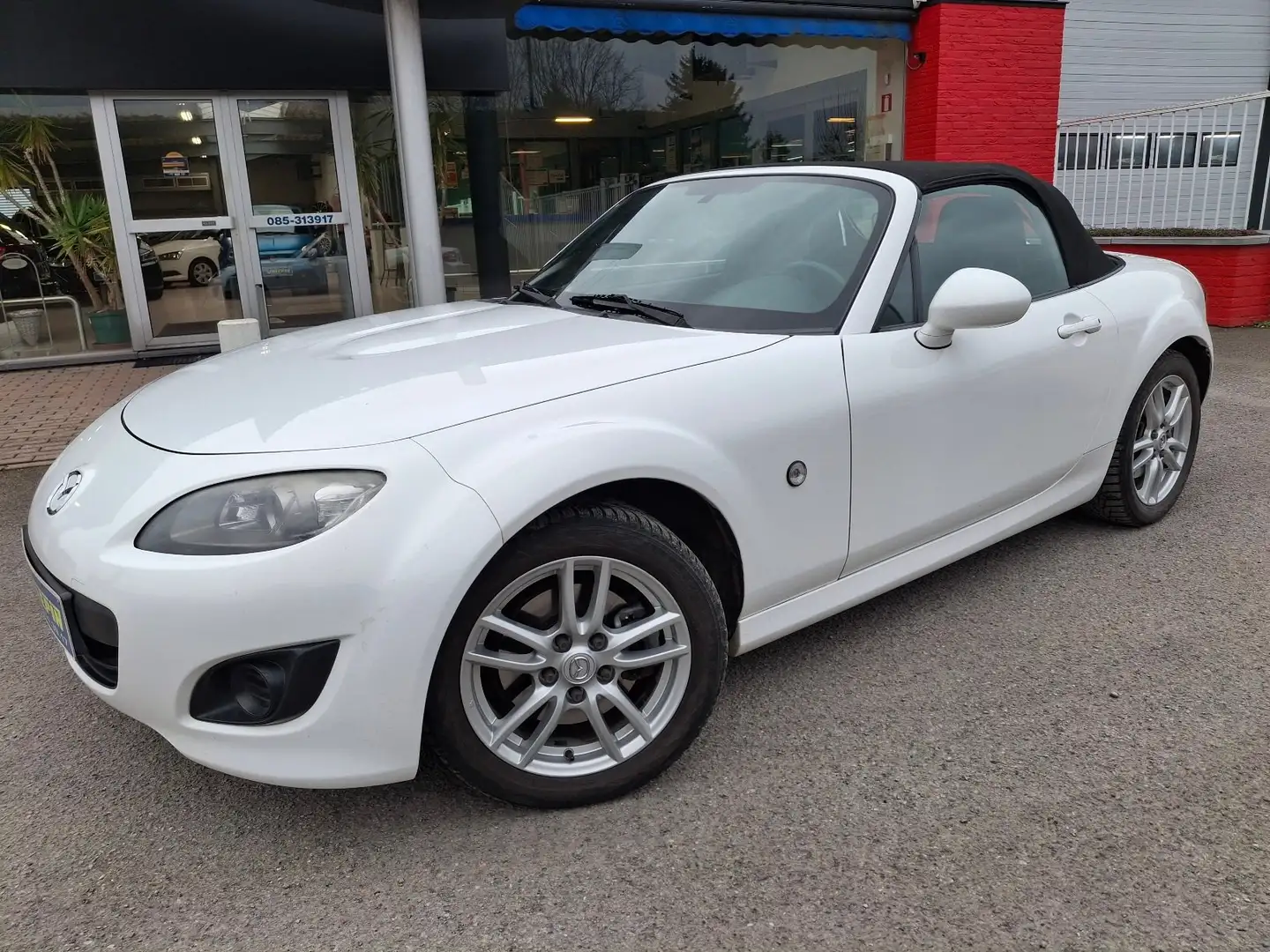 Mazda MX-5 1.8i 126cv RECARO SPORT CH/AIRCO/VOL MULTI/JA/BOSE Blanc - 2