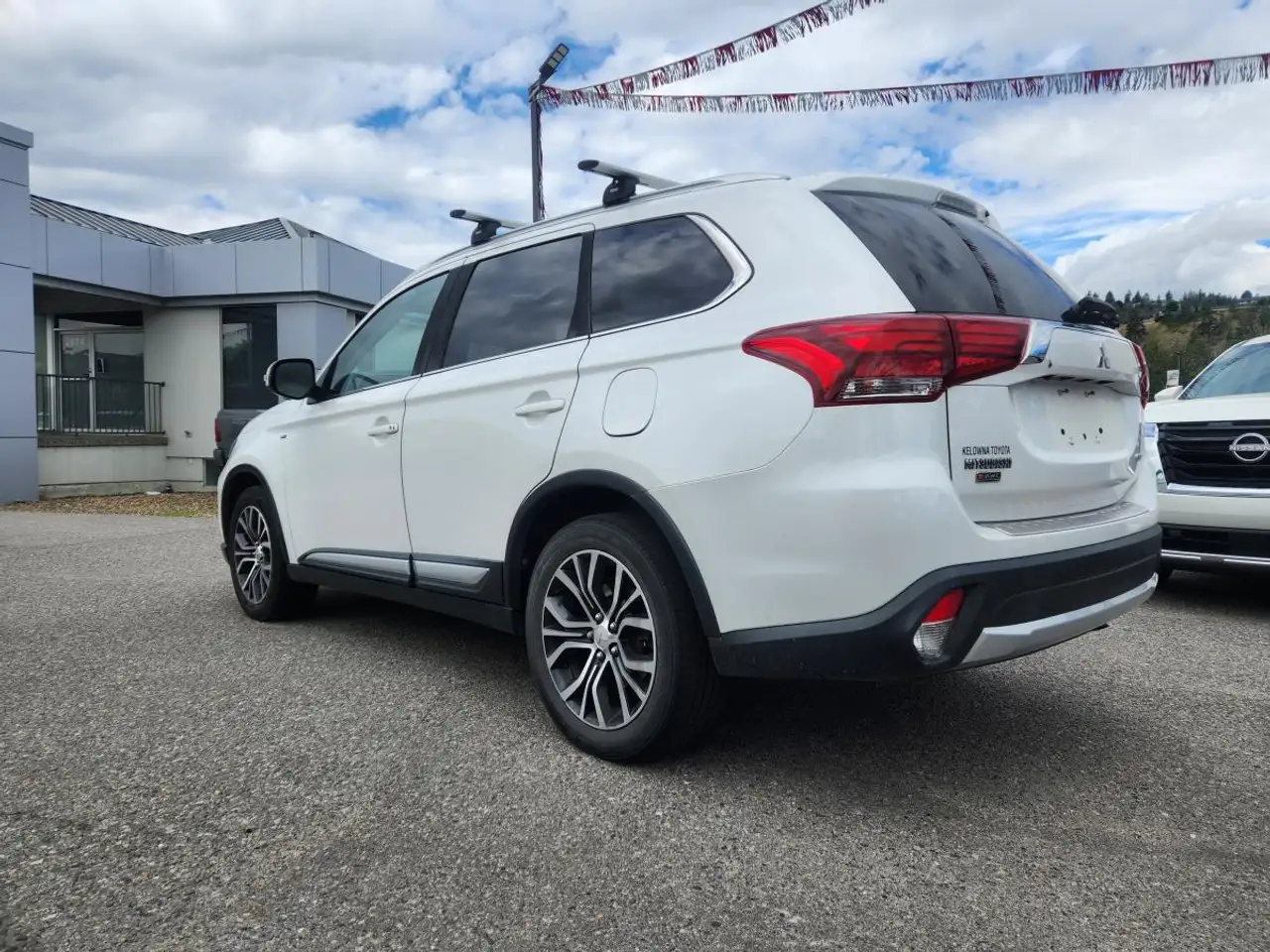 Mitsubishi Outlander снимка Mitsubishi Outlander