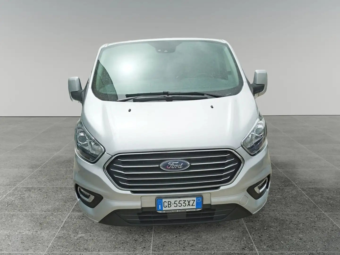 Ford Tourneo Custom Tourneo Custum 320 2.0 EcoBlue 185CV MHEV PL Tita Plateado - 2