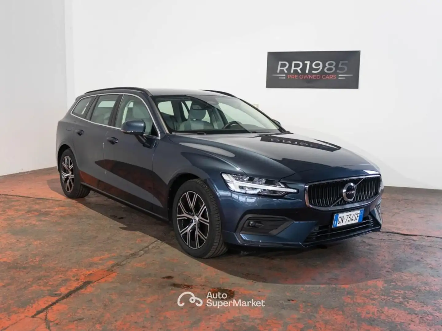 Volvo V60 B4 D Automatic Core Gris - 1