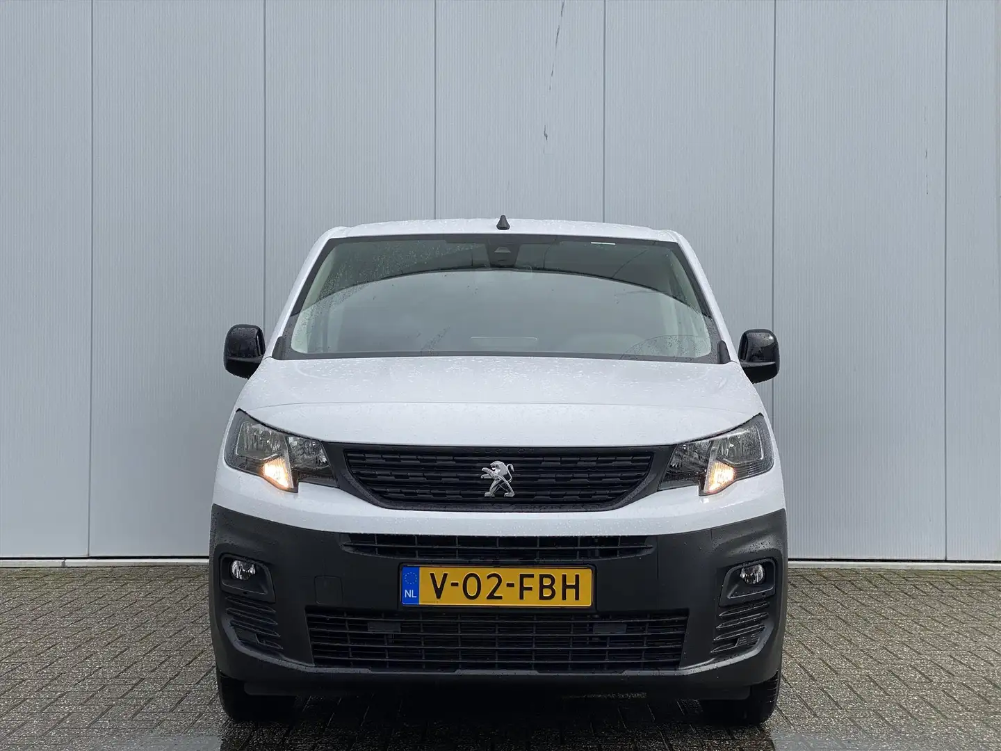 Peugeot Partner 1.2 PureTech 110pk 3-zits L1 | Navigatie | CarPlay Wit - 2