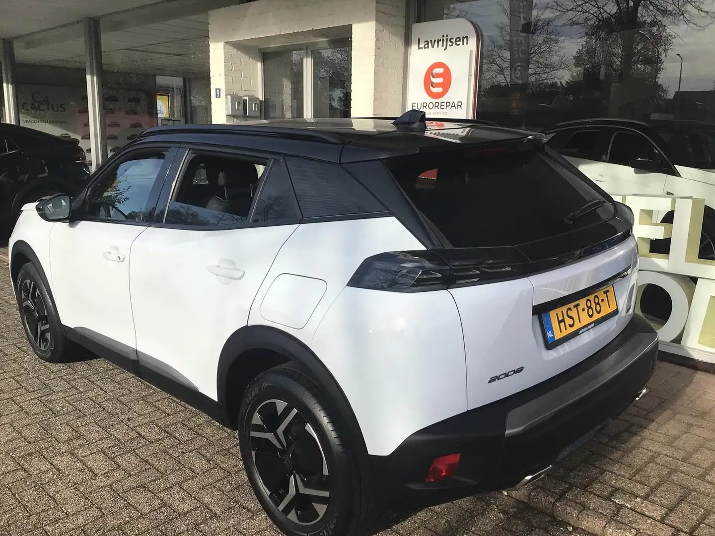 Peugeot 2008 1.2 Puretech 130pk EAT8 GT Blanc - 2