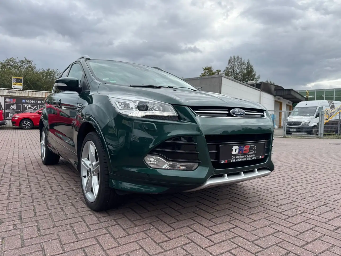 Ford Kuga Individual*TÜV NEU*GARANTIE*KAMERA*1.Hand* Vert - 1