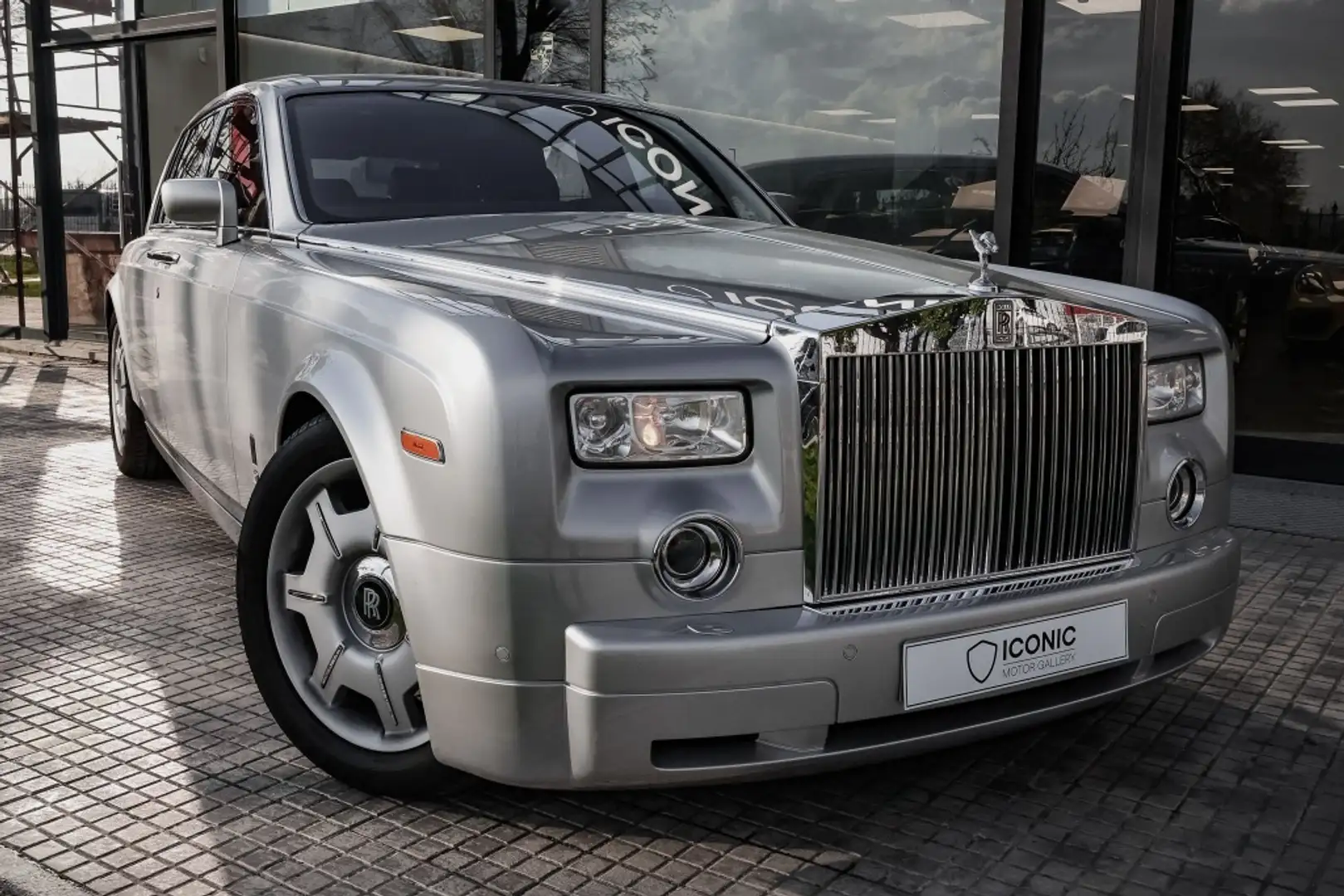 Rolls-Royce Phantom V12 Gris - 2