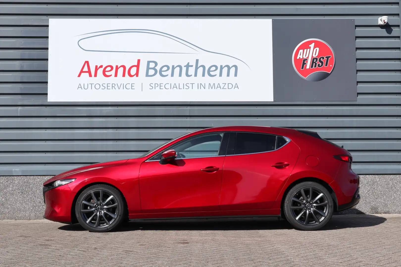 Mazda 3 2.0 SkyActiv-G Luxury + i-Activsense pakket Rood - 2