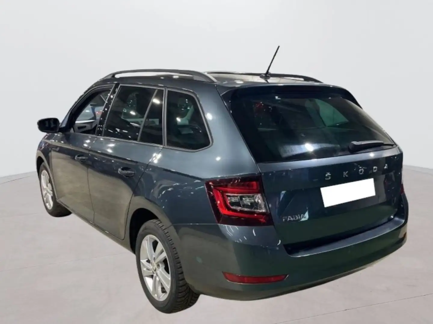 Skoda Fabia 1.0 TSI 110 Gris - 2