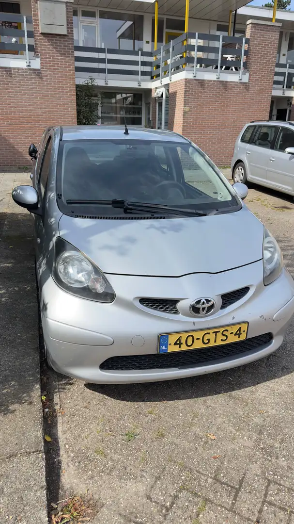 Toyota Aygo Aygo 1.0-12V Zilver - 2