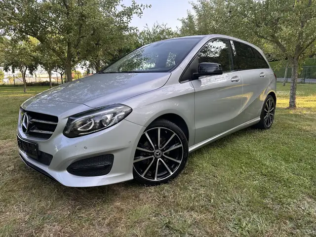 Mercedes-Benz B 180 d Night pack