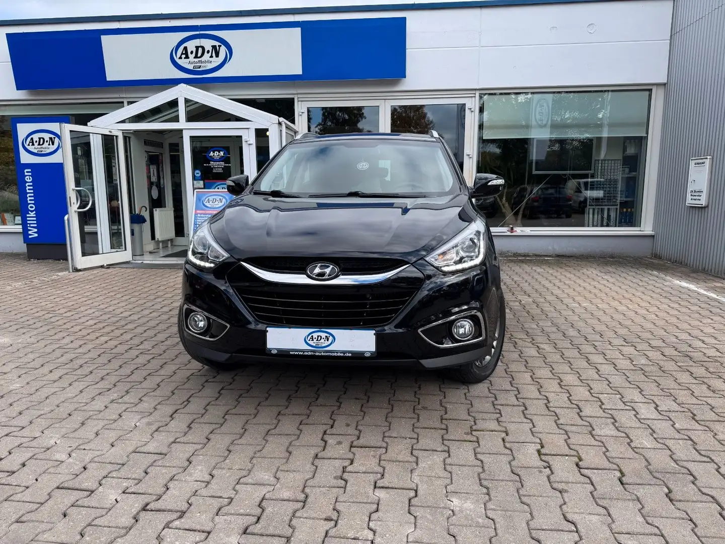 Hyundai iX35 Style 2.0 CRDi AWD *Leder*Kamera*AHK* Schwarz - 1