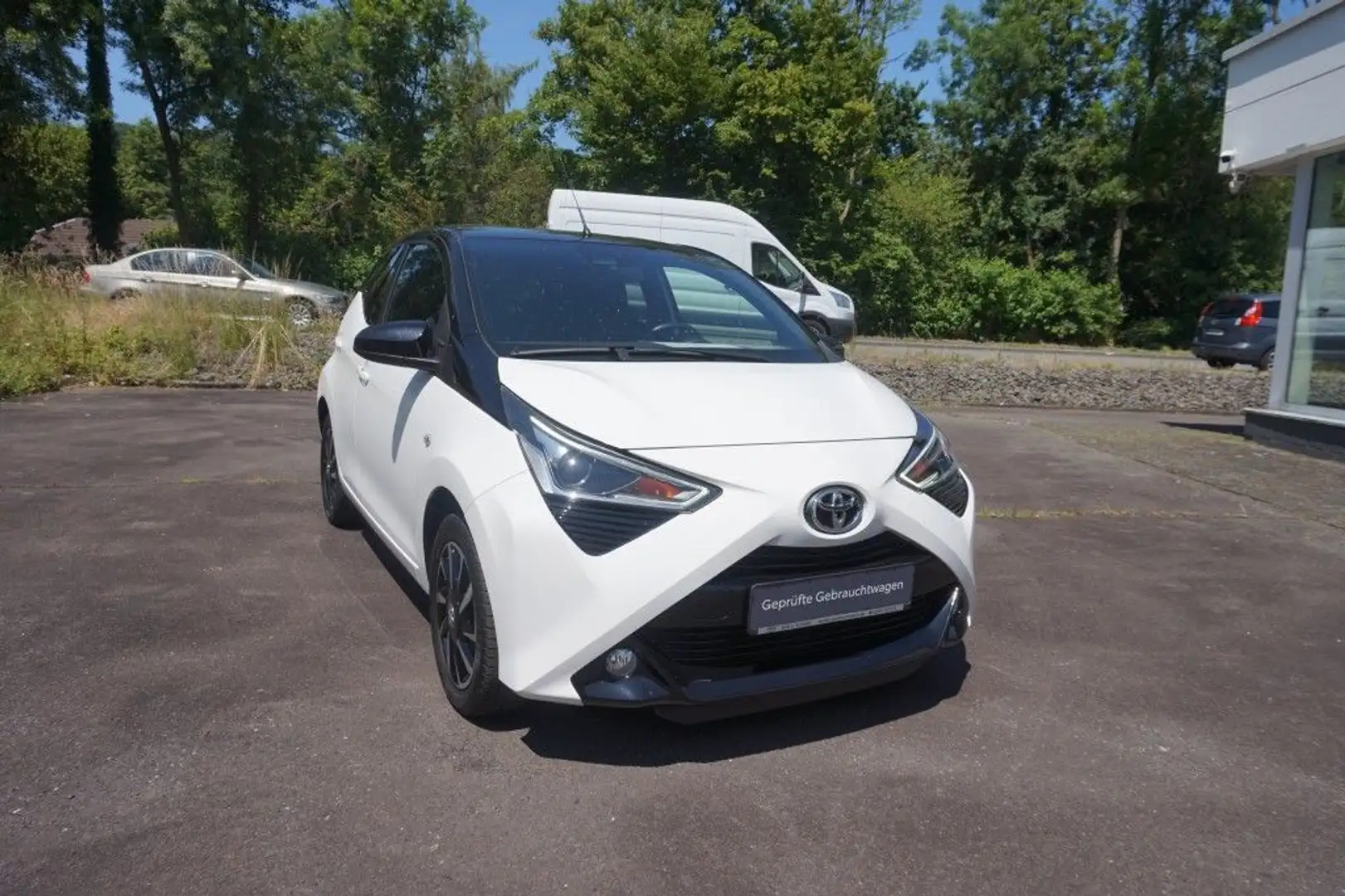 Toyota Aygo x-final Blanc - 2