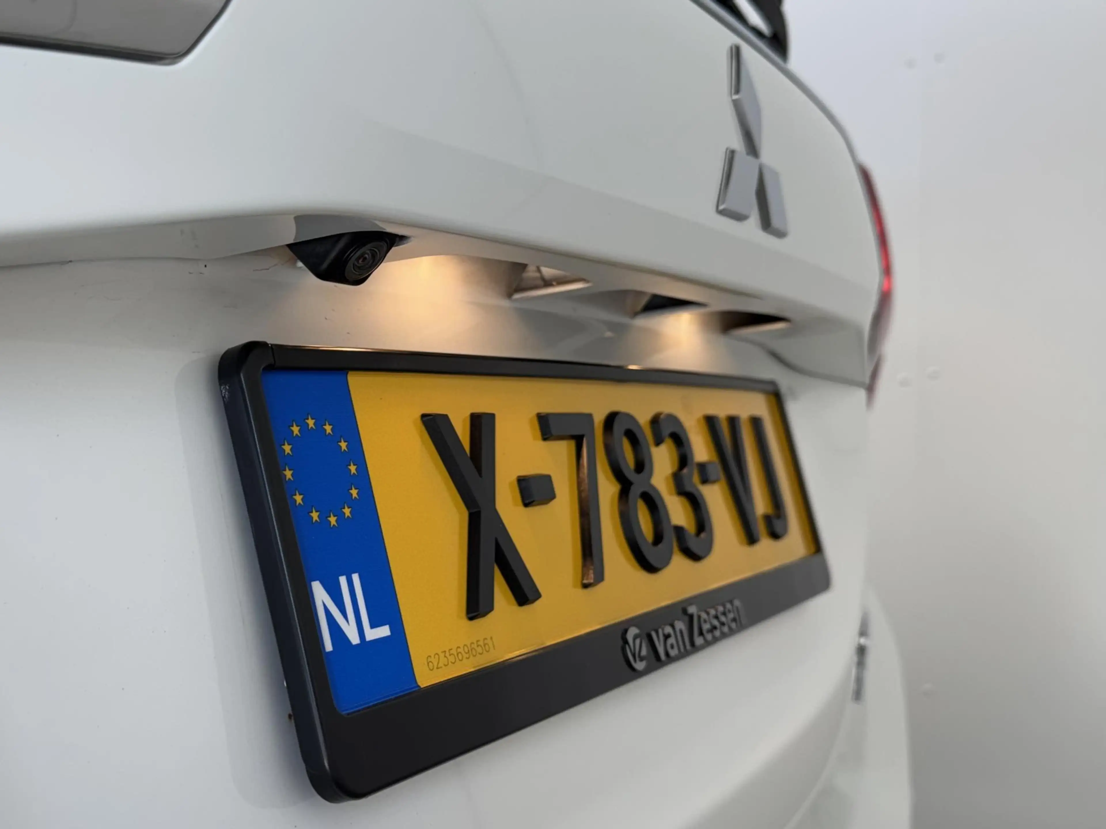 Mitsubishi Outlander 2.4 PHEV Cruise | Camera | App Connect | Clima | R — photo 6
