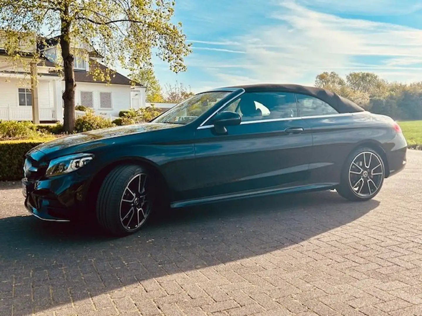 Mercedes-Benz C 300 C-Klasse Cabrio Cabrio 9G-TRONIC AMG Line Schwarz - 1