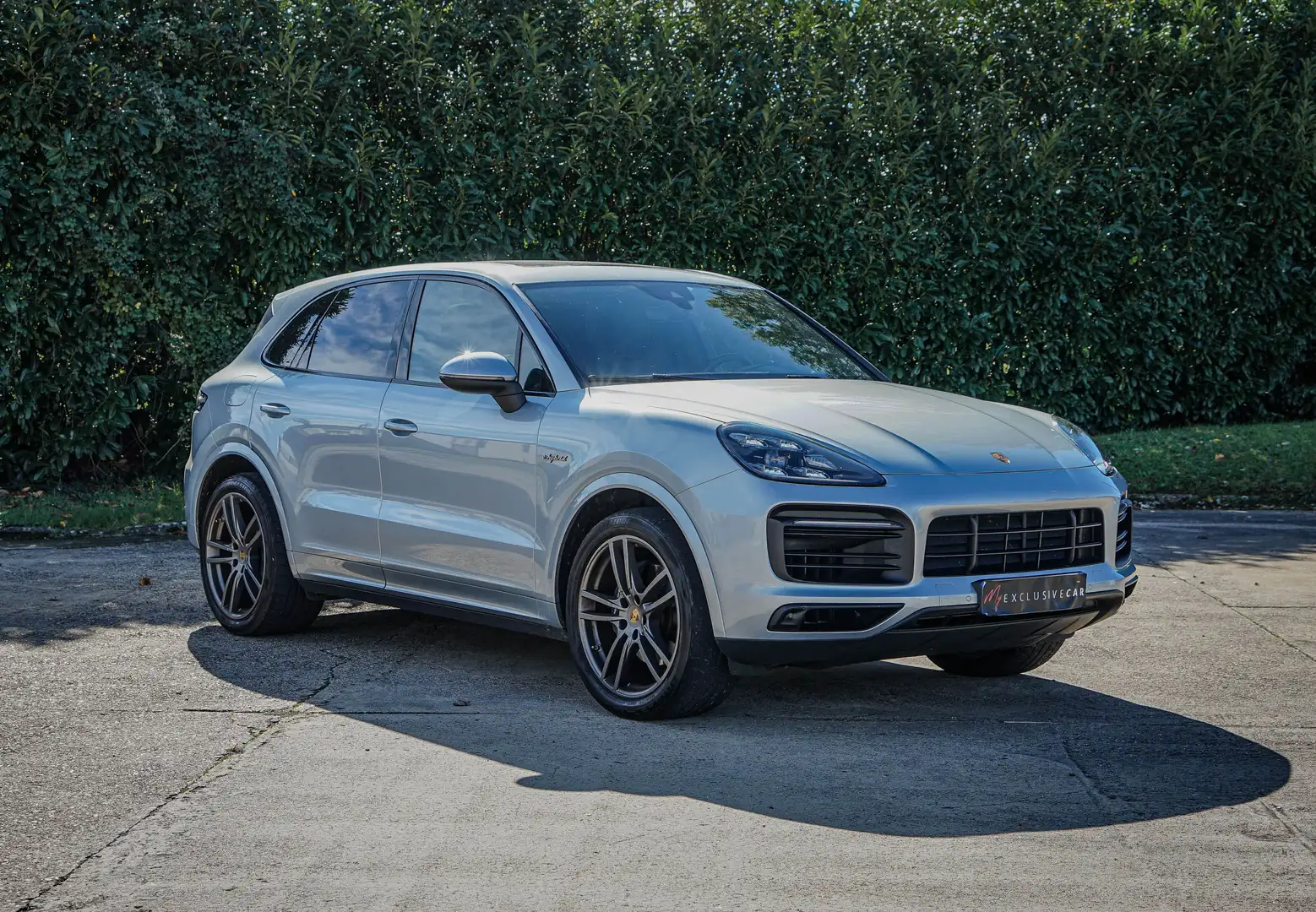 Porsche Cayenne 3.0 V6 E-Hybrid - 1ere MAIN France - 895 €/mois Gris - 2