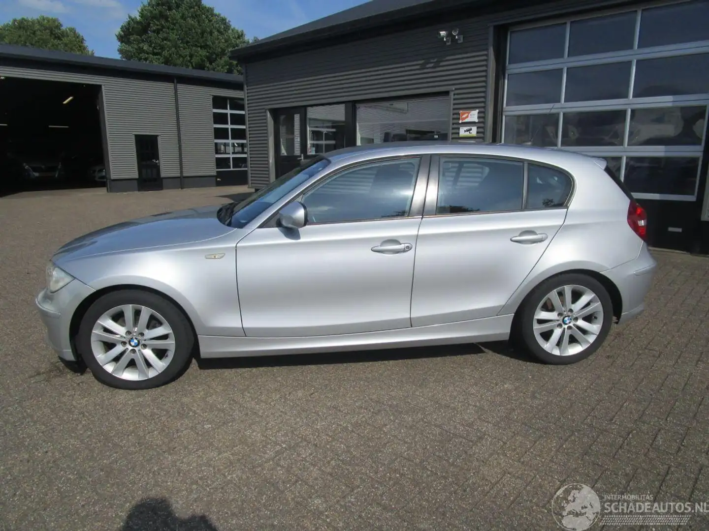 BMW 120 1-serie 120I High Executive 90DKM!! Grijs - 2