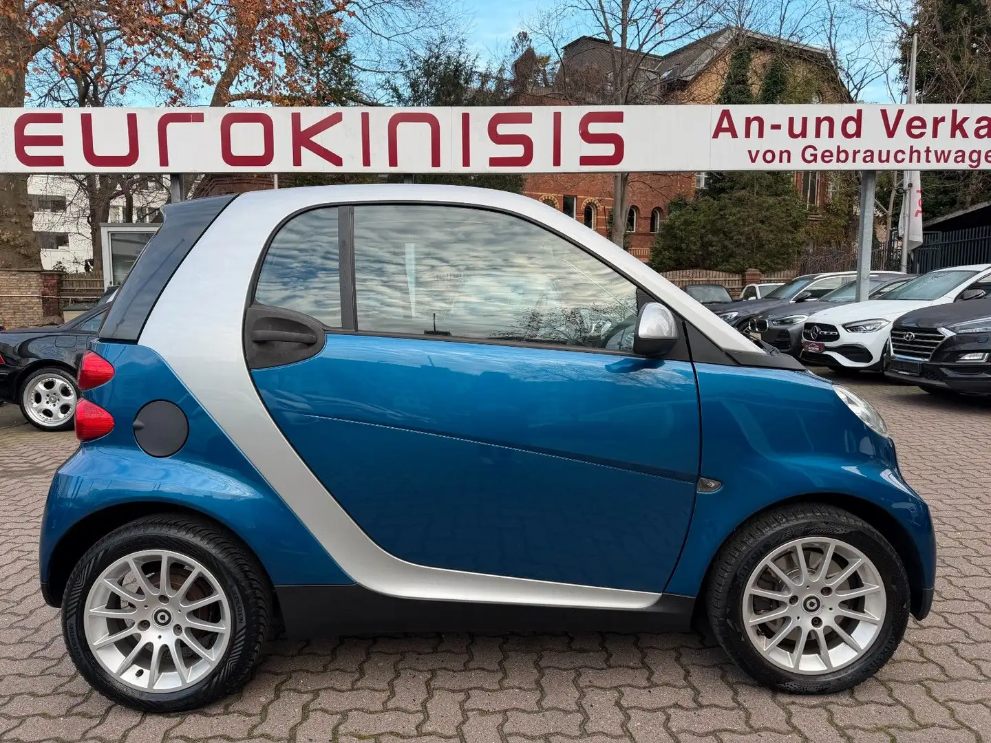 smart forTwo fortwo 0.8 cdi softouch*ALLWETTER*KLIMA*PANO* Silber - 1