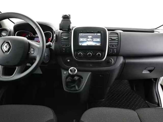 Renault Trafic view 9