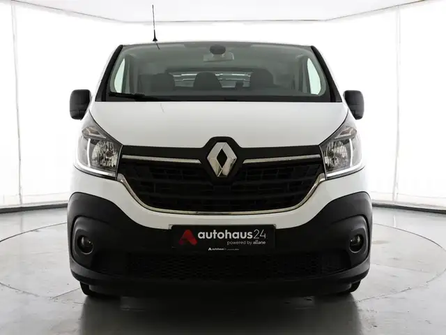 Renault Trafic view 2