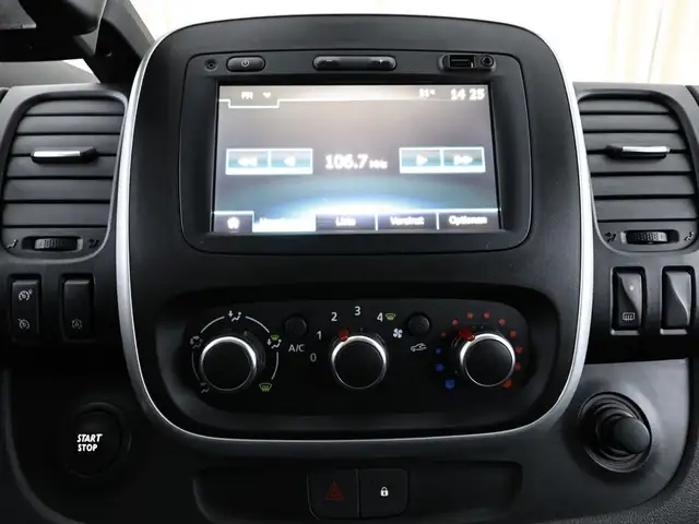 Renault Trafic view 12