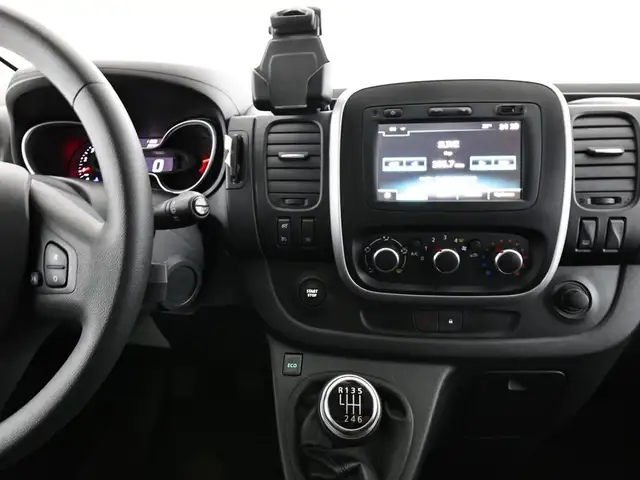 Renault Trafic view 11