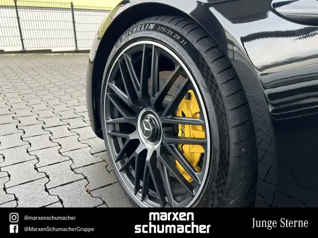 Mercedes-Benz SL view 8