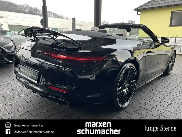 Mercedes-Benz SL view 11