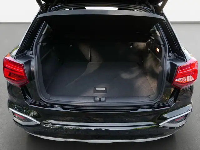 Audi Q2 view 11