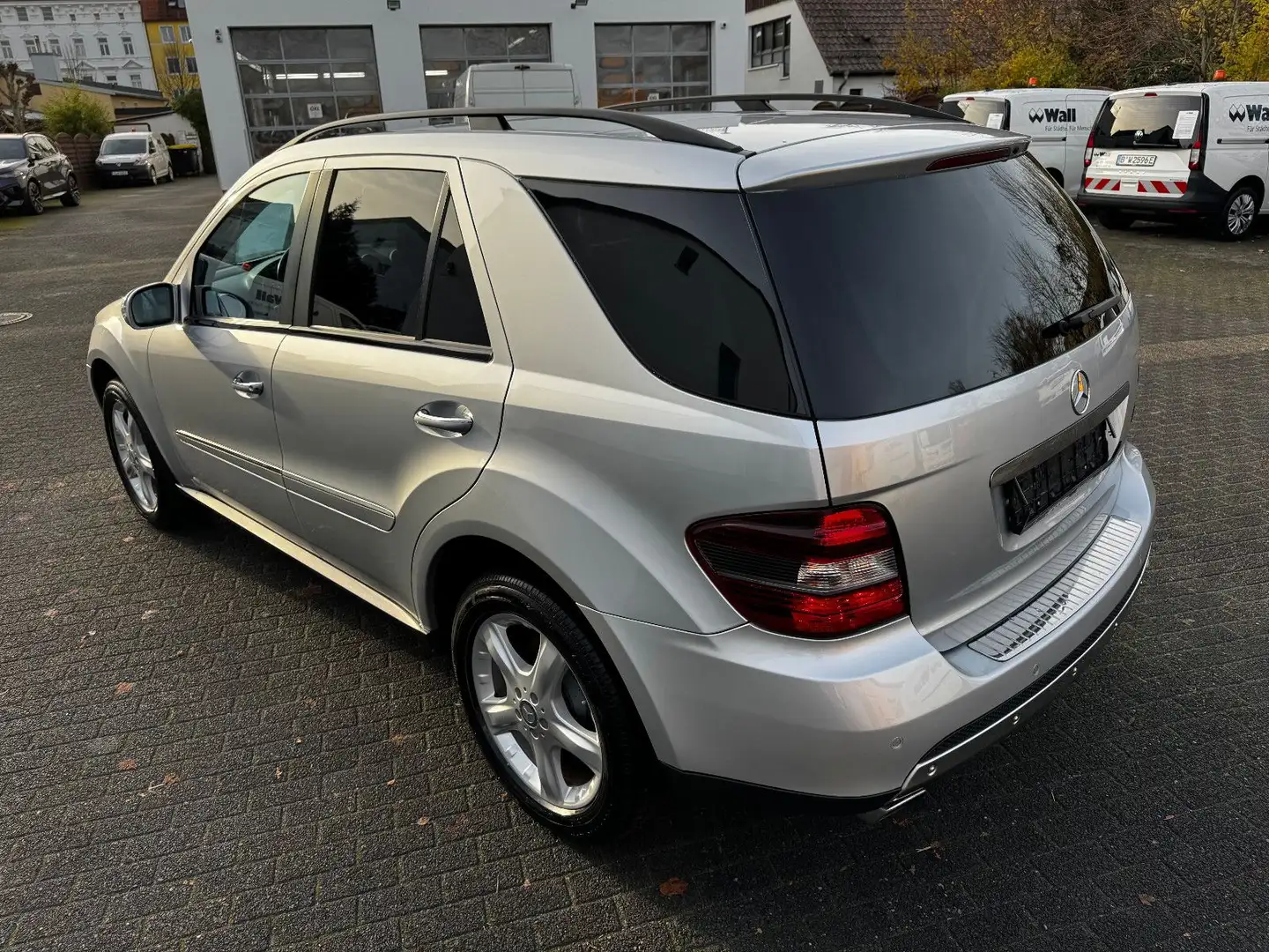 Mercedes-Benz ML 320 CDI- 2.HD+NAVI+LEDER+MEMORY Argent - 1