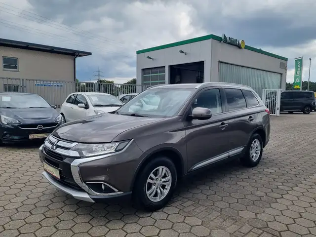 Mitsubishi Outlander Outlander 2.0 Diamant Edition "Navigation" Allwett