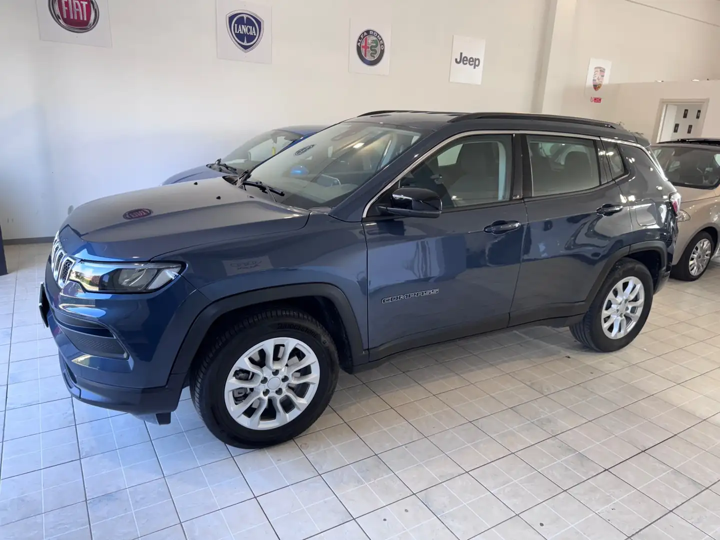 Jeep Compass 1.3 Turbo T4 190 CV PHEV AT6 4xe Limited Grijs - 1