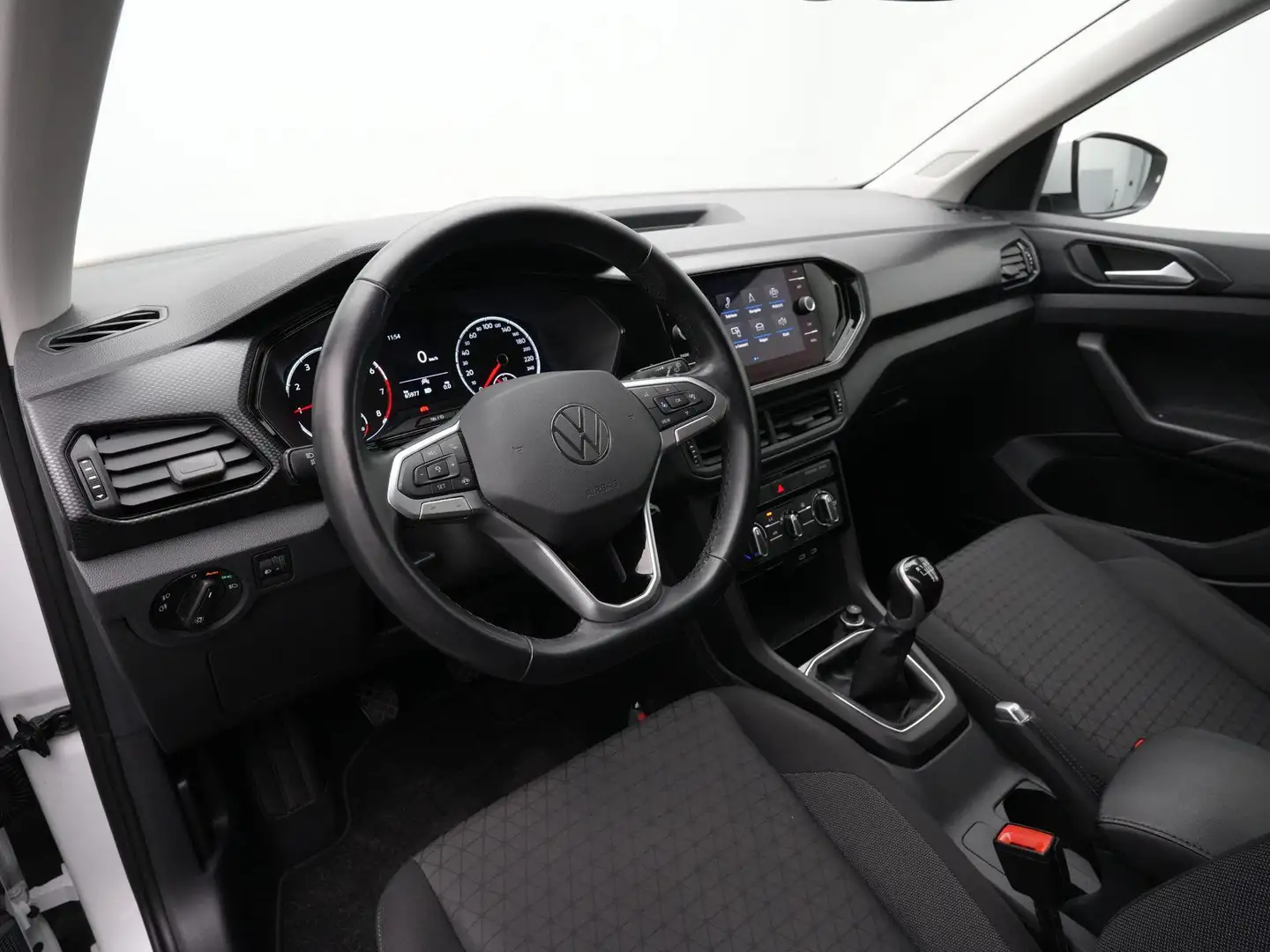 Volkswagen T-Cross 1.0 TSI 95 pk Life | Parkeersensoren voor/achter | Bianco - 2