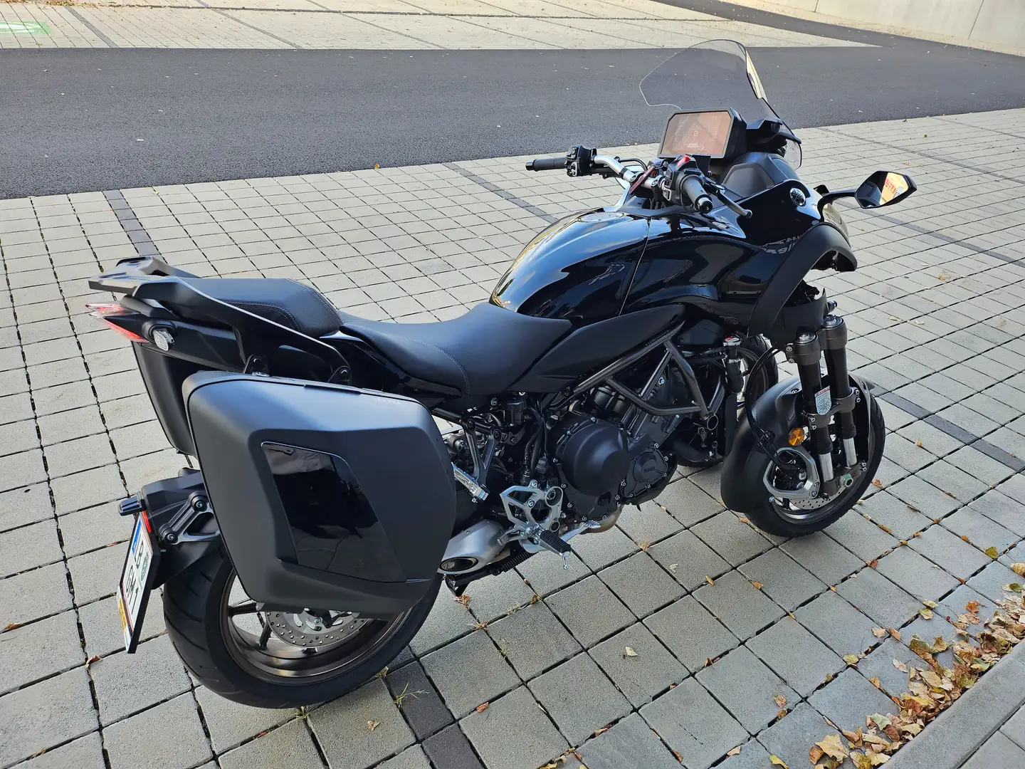 Yamaha Niken GT dripple Black Edition Černá - 2
