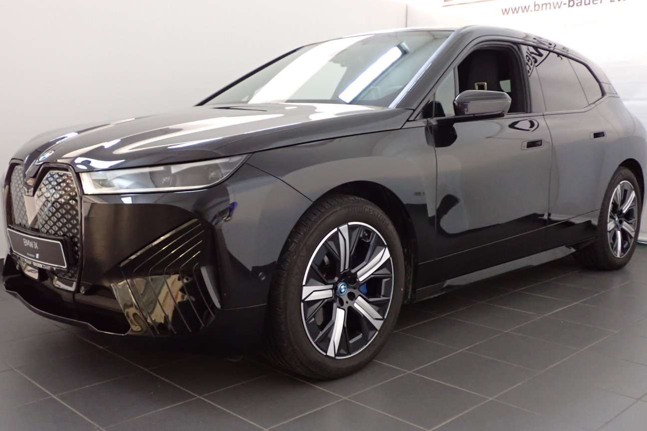 BMW iX