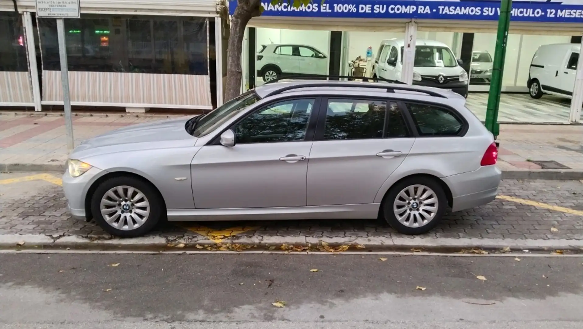 BMW 318 318d Touring Gris - 2