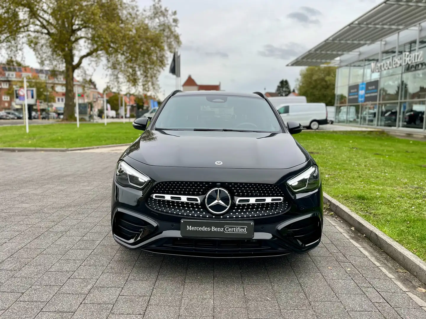 Mercedes-Benz GLA 180 GLA 180 Star Edition Zwart - 2